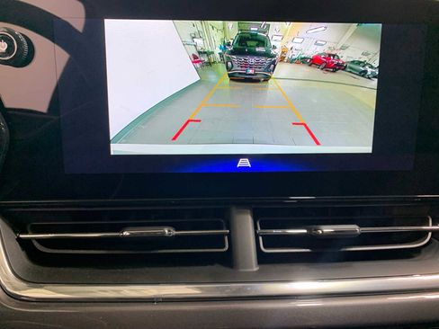 Used 2025 Chevrolet Trax ACTIV w/ Driver Confidence Package FWD image 5