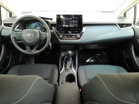Used 2026 Toyota Corolla LE FWD image 3