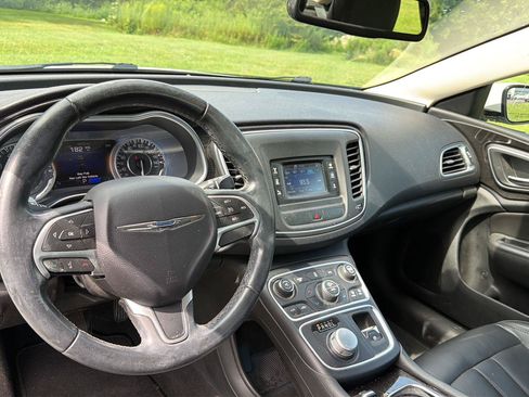 Used 2015 Chrysler 200 C FWD image 5