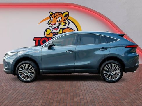 Used 2021 Toyota Venza Limited AWD/4WD image 9