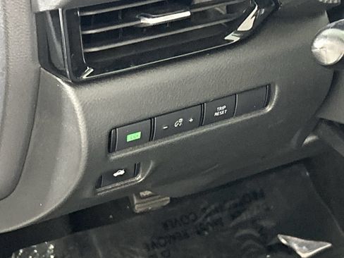 Used 2024 Nissan Sentra SV w/ Trunk Package FWD image 12