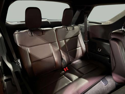 Used 2026 Ford Explorer Platinum w/ LUX Leather Package AWD/4WD image 24