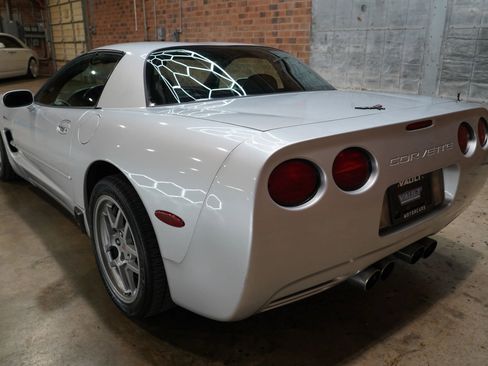 Used 2002 Chevrolet Corvette Z06 w/ Memory Pkg image 16