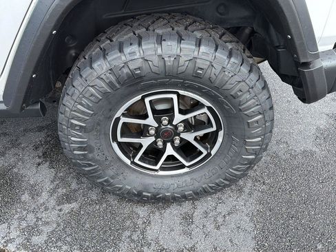 Used 2024 Jeep Wrangler Unlimited Rubicon AWD/4WD image 35