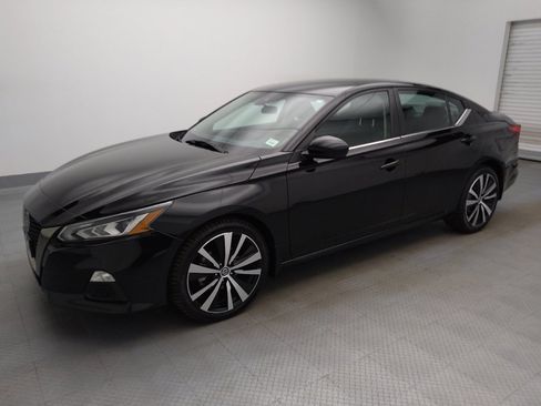 Used 2022 Nissan Altima 2.5 SR AWD/4WD image 2