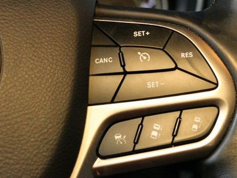 Used 2020 Jeep Cherokee High Altitude image 23