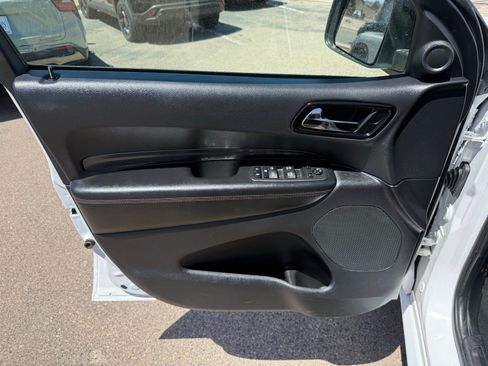 Used 2025 Dodge Durango GT RWD image 11