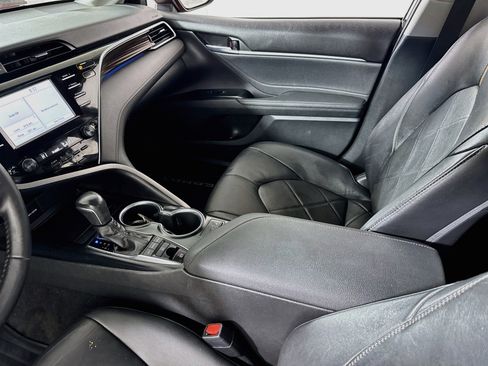 Used 2018 Toyota Camry XLE image 22