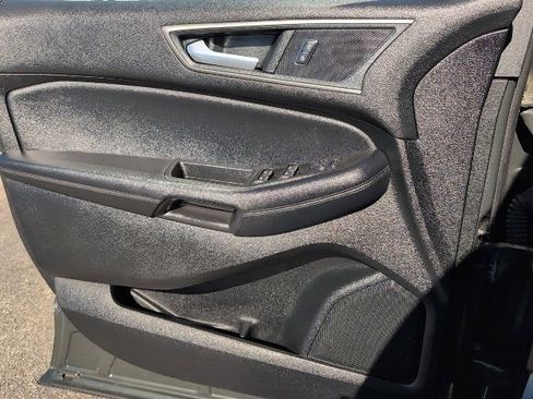 Used 2022 Ford Edge SEL w/ Convenience Package image 15