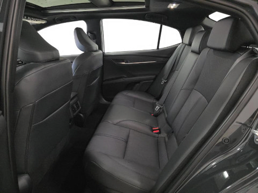 Used 2026 Toyota Camry XSE w/ Premium Plus Package FWD image 8