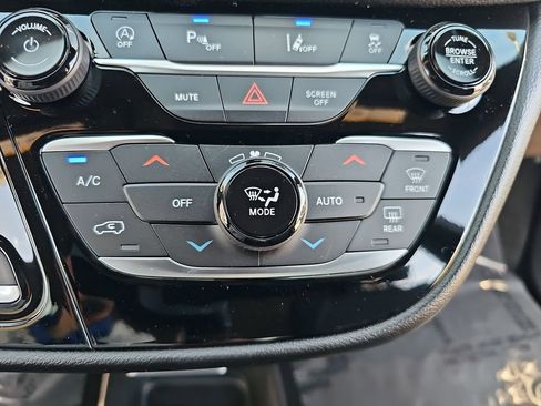 New 2027 Chrysler Pacifica Select FWD image 22