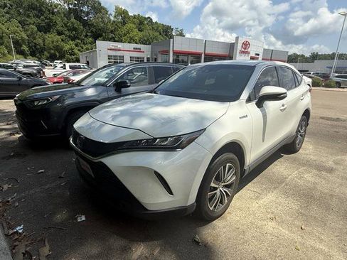 Certified 2021 Toyota Venza LE image 1