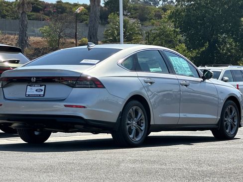 Used 2024 Honda Accord EX image 3