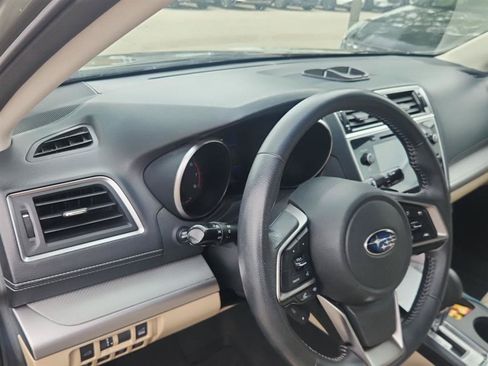 Used 2018 Subaru Outback 2.5i Premium AWD/4WD image 11