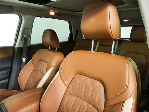 Used 2026 Nissan Pathfinder Platinum w/ Cargo Package FWD image 15