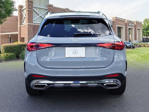 Certified 2025 Mercedes-Benz GLC 300 4MATIC image 5