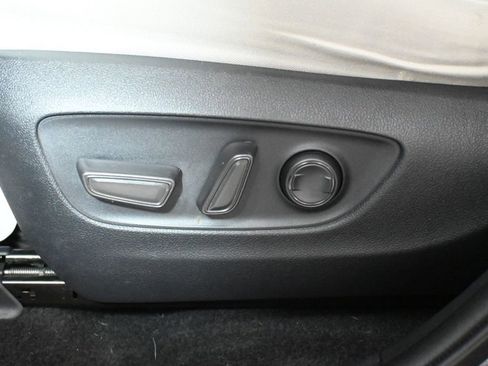 Used 2021 Toyota RAV4 XLE w/ Convenience Package image 30