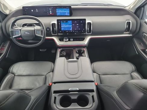 Used 2025 Ford Expedition Platinum AWD/4WD image 16