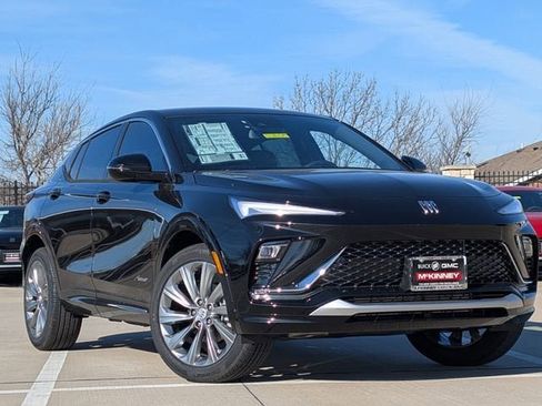 New 2026 Buick Envista Avenir image 2