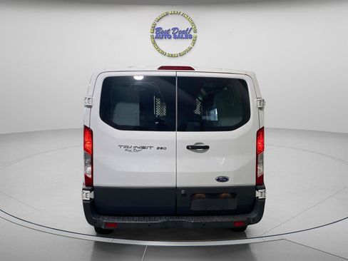 Used 2018 Ford Transit 250 130 Low Roof RWD image 4