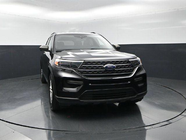 Used 2020 Ford Explorer XLT w/ Comfort Package AWD/4WD image 5