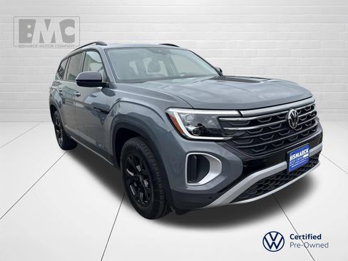 Certified 2026 Volkswagen Atlas Peak Edition AWD/4WD image 2