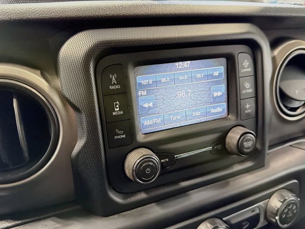 Used 2019 Jeep Wrangler Unlimited Sport S AWD/4WD image 16