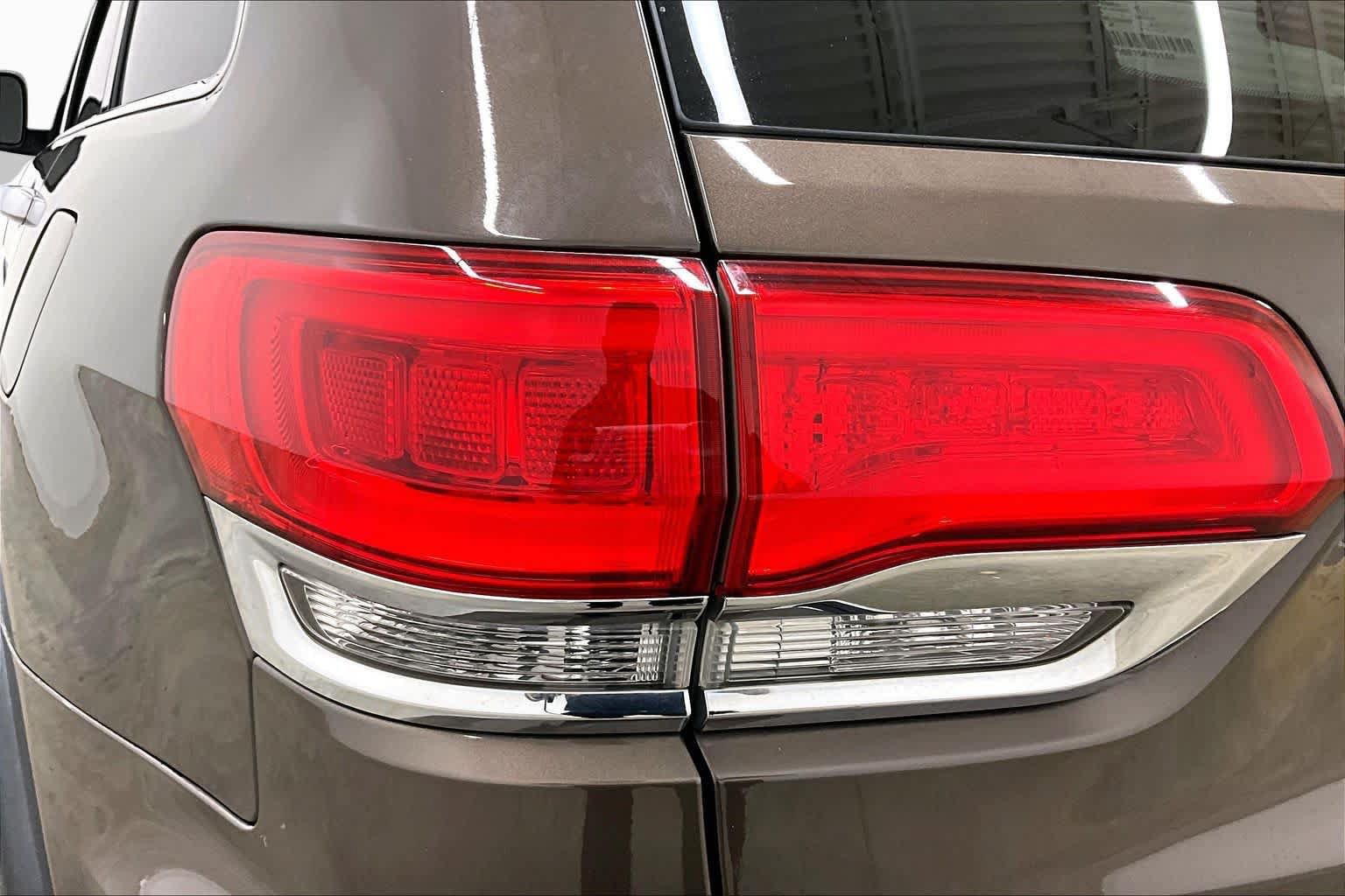 Used 2018 Jeep Grand Cherokee Limited w/ Luxury Group II AWD/4WD image 28