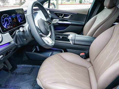 Used 2023 Mercedes-Benz EQE 500 4MATIC Sedan image 19