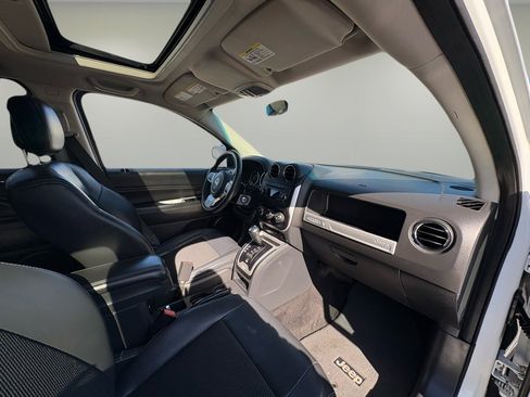 Used 2015 Jeep Compass Latitude w/ Sun/Sound Group image 31
