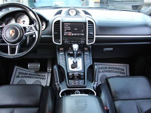 Used 2018 Porsche Cayenne GTS AWD/4WD image 13