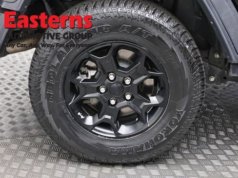 Used 2023 Jeep Wrangler Unlimited w/ Cold Weather Group AWD/4WD image 30