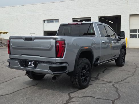 Used 2025 GMC Sierra 3500 Denali Ultimate AWD/4WD image 14