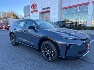 New 2025 Toyota Crown Signia Limited video 1