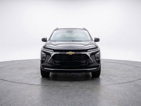 Used 2025 Chevrolet Trax LT w/ LT Convenience Package FWD image 2