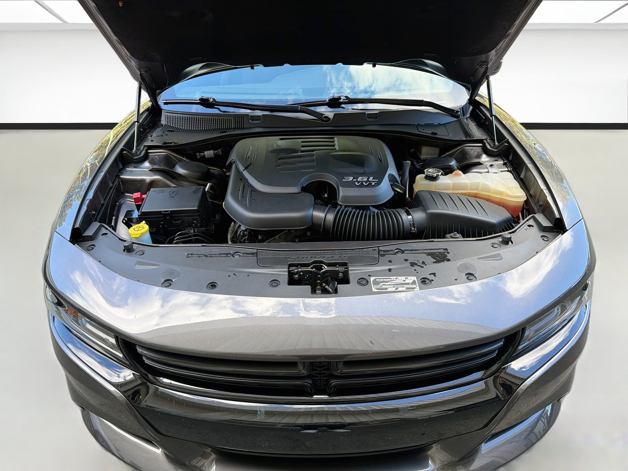 Used 2023 Dodge Charger SXT w/ Blacktop Package RWD image 25