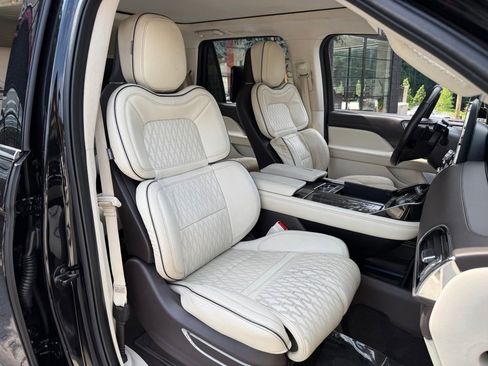Used 2020 Lincoln Navigator Black Label w/ Cargo Convenience Package AWD/4WD image 35