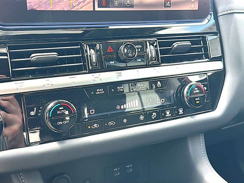 New 2026 Nissan Pathfinder SL w/ SL Premium Package FWD image 25