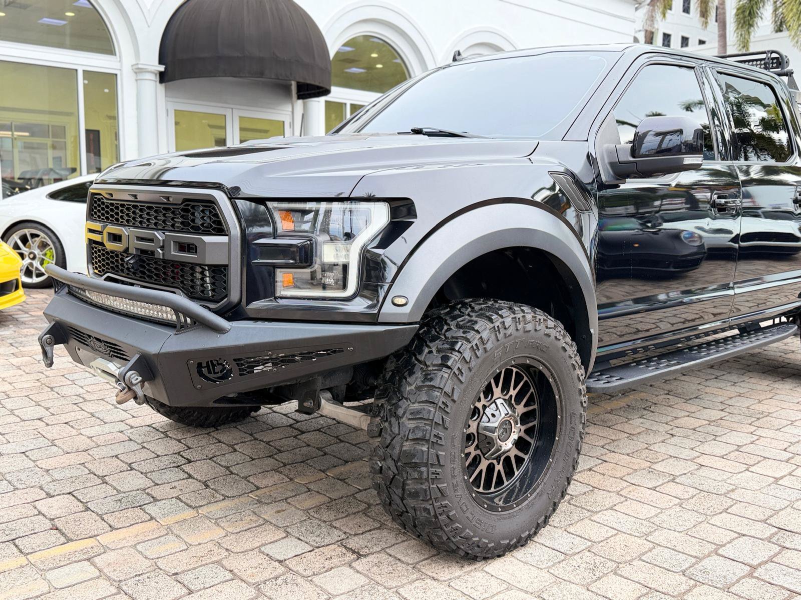 Used 2019 Ford F150 Raptor w/ Equipment Group 802A Luxury AWD/4WD image 2