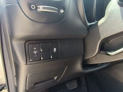 Used 2016 Kia Soul + FWD image 15