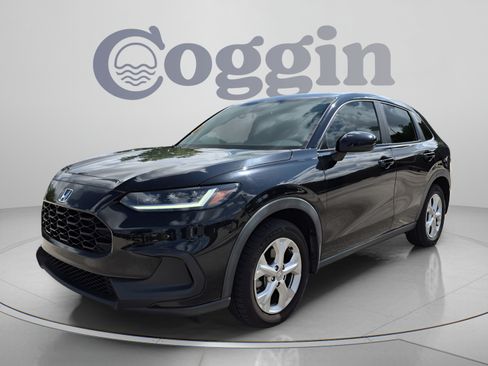 Used 2023 Honda HR-V LX image 2