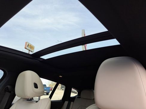 Used 2023 BMW X4 M40i w/ Premium Package image 32