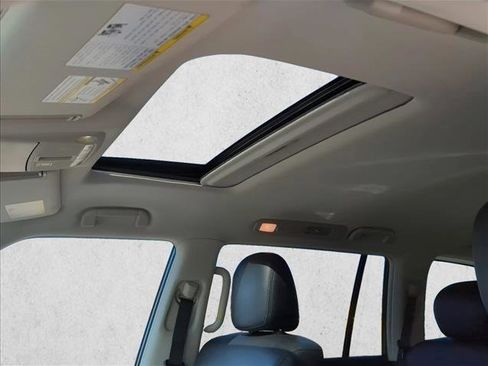 Used 2023 Nissan Armada SL image 23