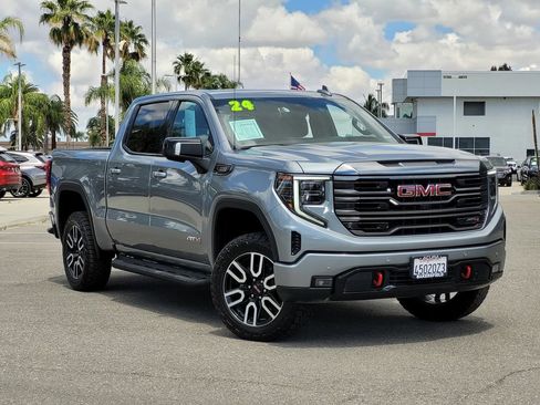 Used 2024 GMC Sierra 1500 AT4 w/ Technology Package AWD/4WD image 2
