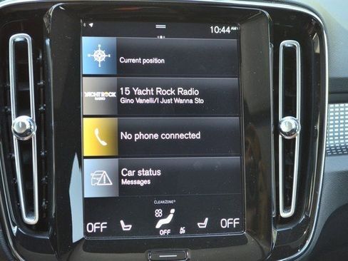 Used 2022 Volvo XC40 T5 R-Design w/ Climate Package image 31