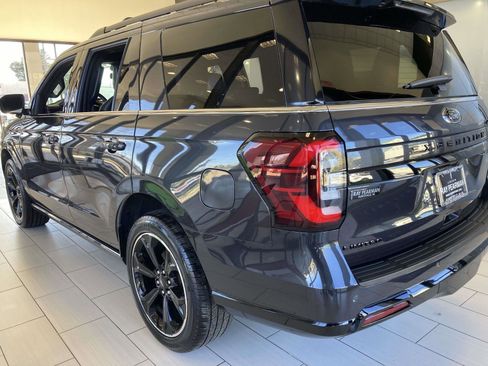 Used 2022 Ford Expedition Limited image 6