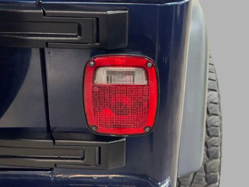 Used 2005 Jeep Wrangler X w/ Tire & Wheel Group (Ecco) image 29