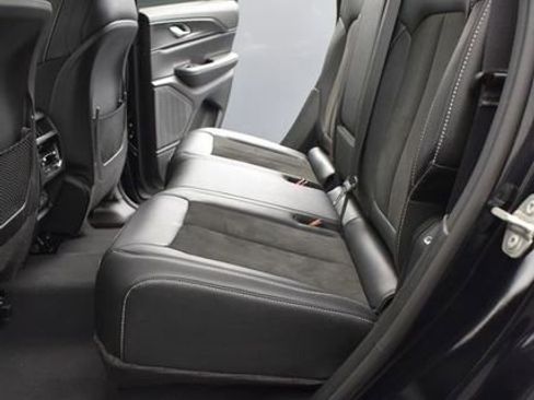 Used 2023 Jeep Grand Cherokee Altitude image 10