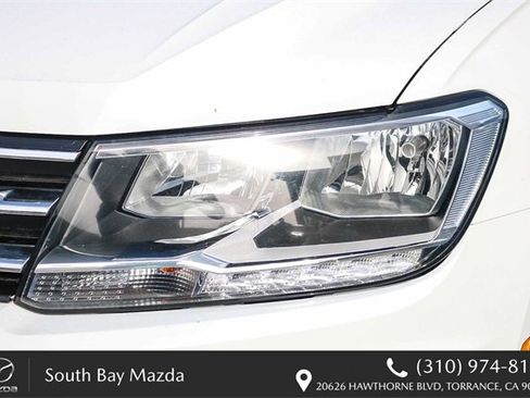 Used 2018 Volkswagen Tiguan S image 4