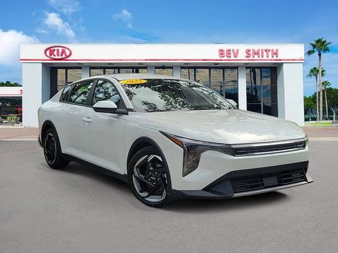 Certified 2025 Kia K4 EX image 1